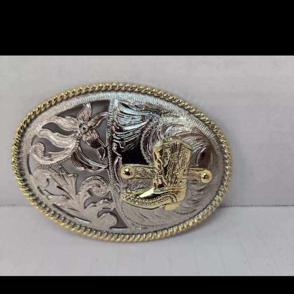 Cowboy Boot Belt Buckle - Cut Out Style Gold & Silver Tone Metal - Picture 4 of 7